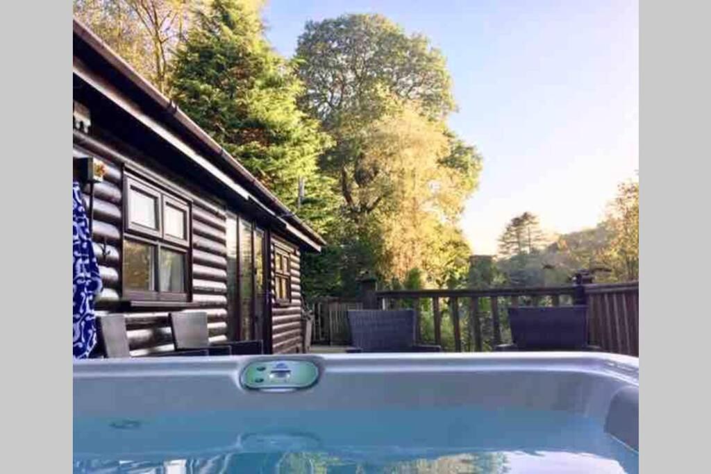 Mistletoe One Luxury Lodge With Hot Tub Windermere Buitenkant foto