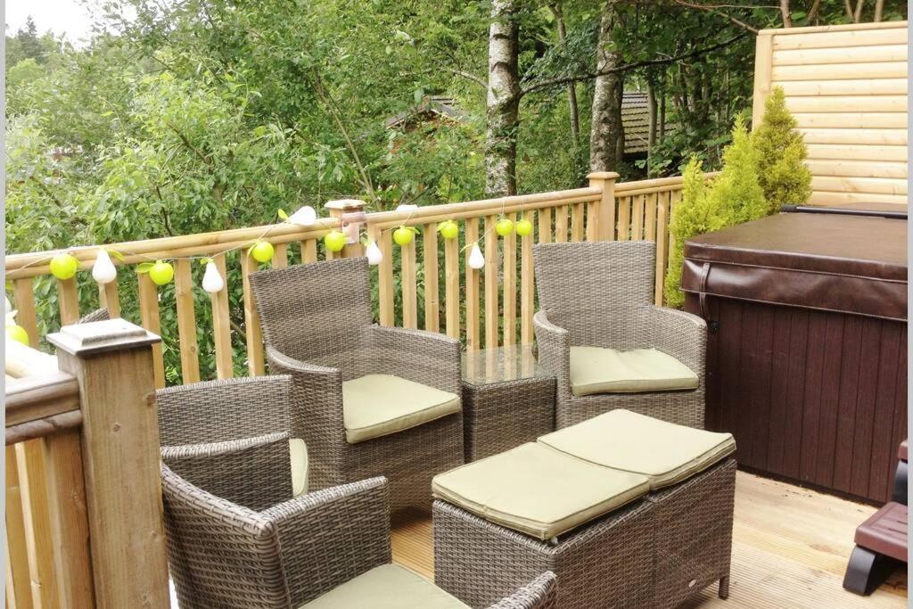 Mistletoe One Luxury Lodge With Hot Tub Windermere Buitenkant foto