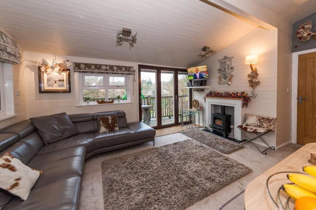 Mistletoe One Luxury Lodge With Hot Tub Windermere Buitenkant foto
